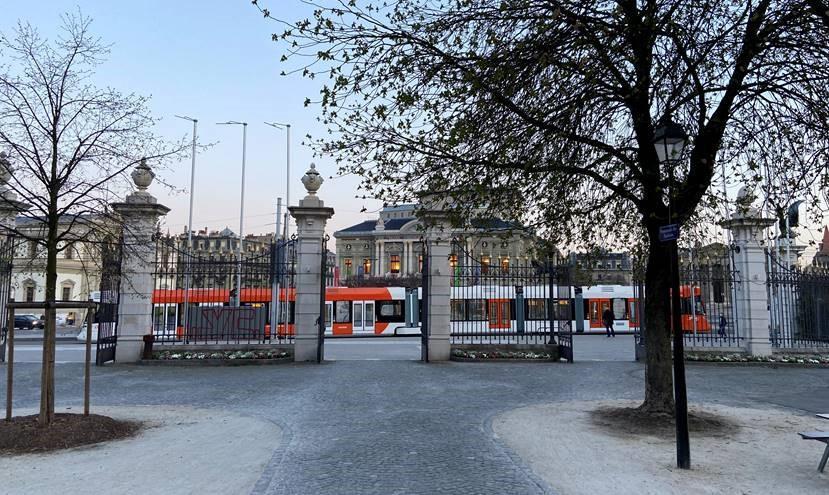 tram orange tram orange