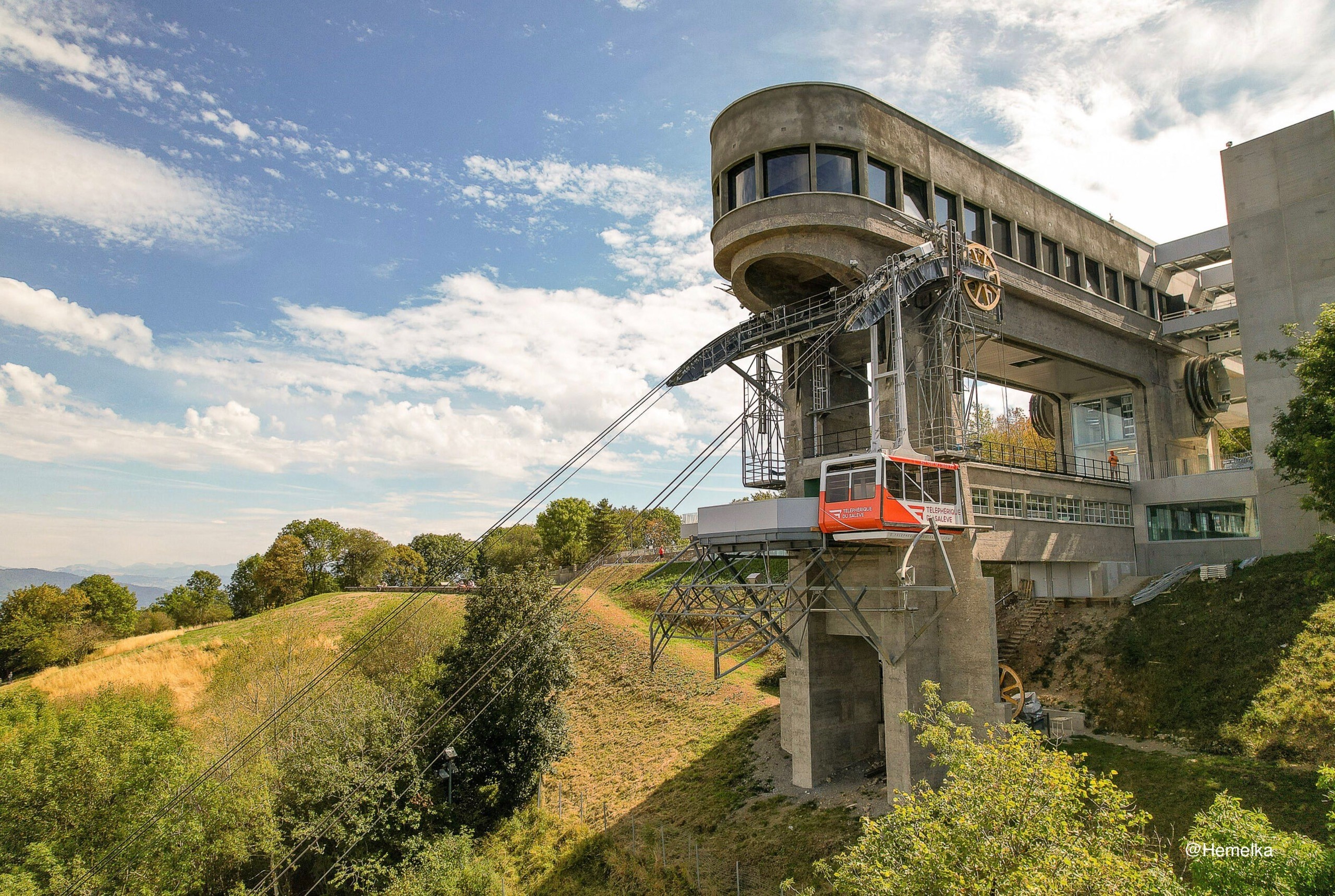 Montée avec le Téléphérique du Salève